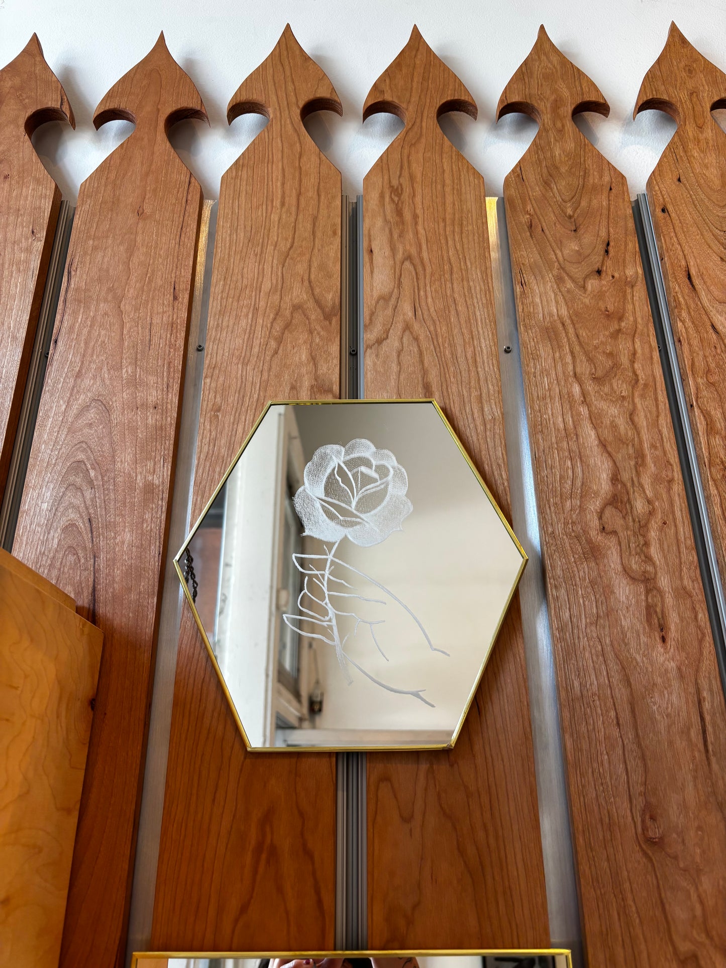 LUSTUCRU Rose in Hand Mirror