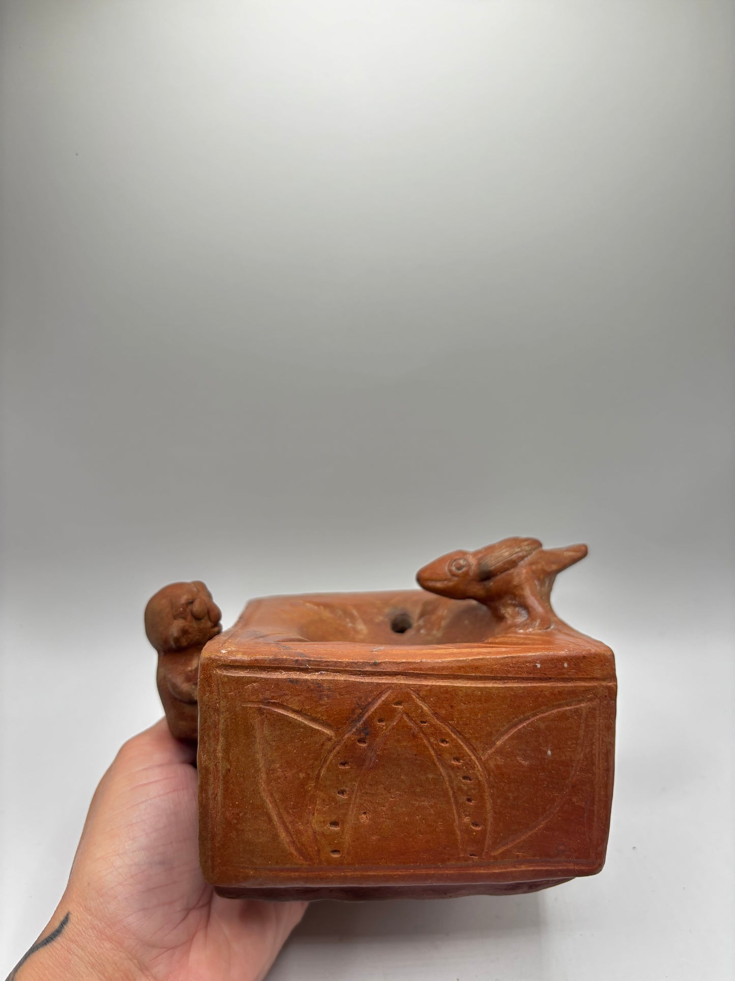 Ceramic Ashtray with Drawer with Lizard Decoration