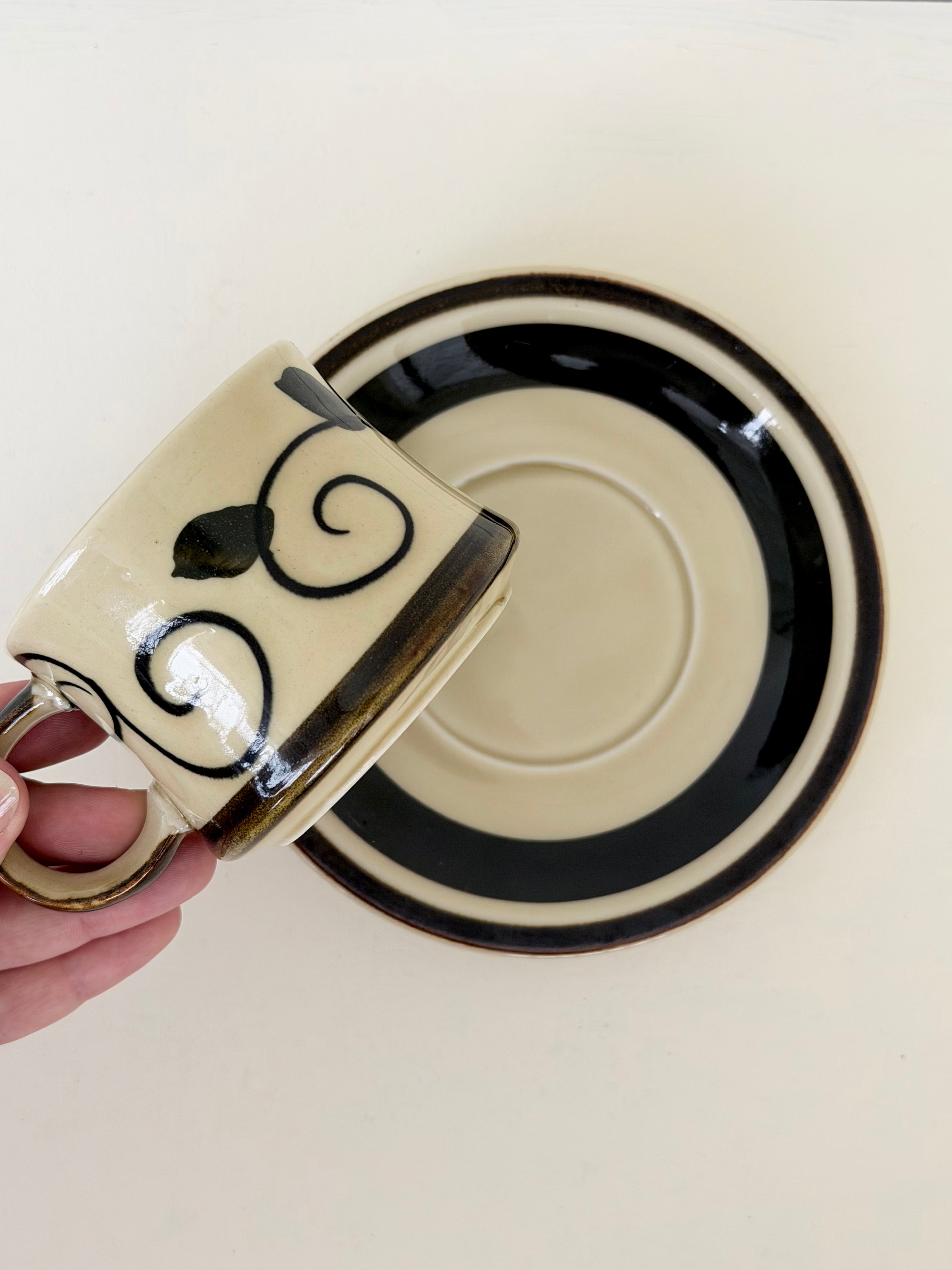 Stoneware Teacup & Saucer